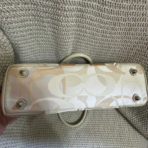 Coach Hampton Beige And Tan Canvas Logo‎ And Leather Accents And Trim Satchel. - Picture 7 of 12